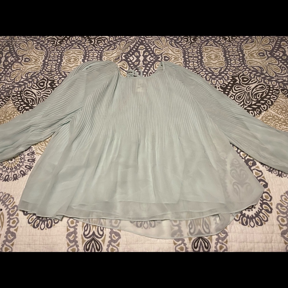 Women’s size large peasant top